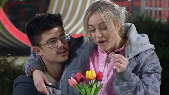 Никита Гуранда сделал долгожданное предложение Элине Рахимовой!