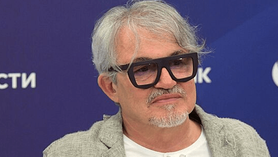 Громкий скандал: Дмитрий Дибров уехал после видео с расстёгнутой ширинкой.